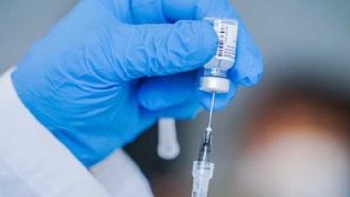 100% αποτελσματικότητα του εμβολίου των Pfizer/BioNTech στους εφήβους 12 έως 15 ετών
