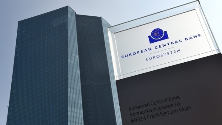 ΕΚΤ: Αλλάζει τον στόχο της για τον πληθωρισμό στο 2% και δεσμεύεται για στήριξη της οικονομικής πολιτικής της ΕΕ