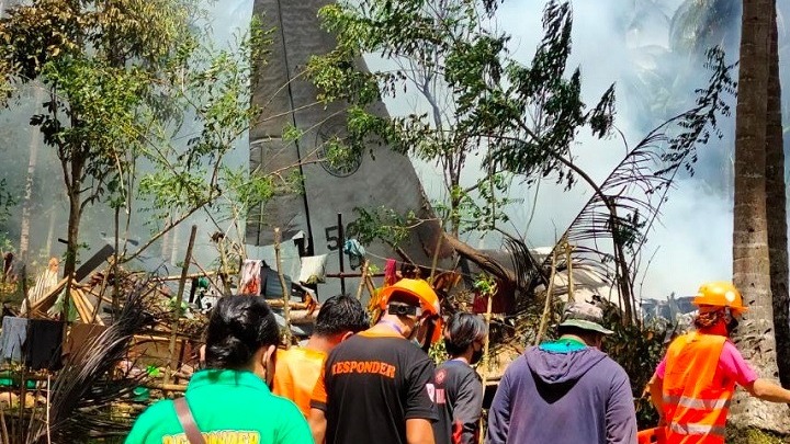 Φιλιππίνες: Στους 52 οι νεκροί από τη συντριβή μεταγωγικού C-130 στο νησί Χολό