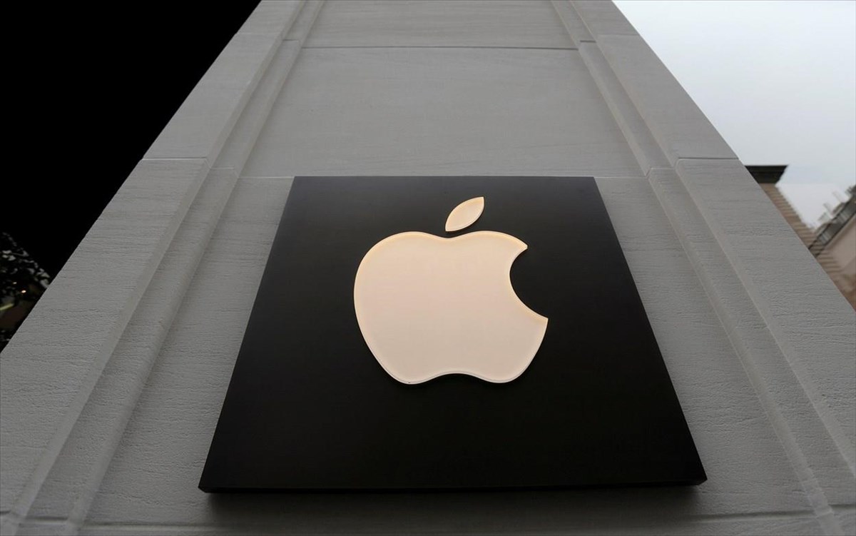 Η Apple κατηγορεί τη Meta για “υποκρισία” σε ότι αφορά τις χρεώσεις του Metaverse